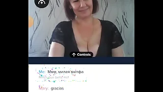 Dos modelos webcams una madura milf y una chica trigue&ntilde;a packing review un rico co&ntilde;o